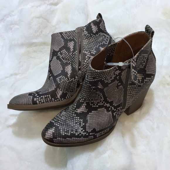 NWOT Universal Thread Gray Python Snakeskin Boots - Picture 3 of 10